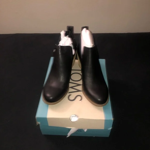 Tom’s Black Leather Ankle Boots - Picture 2 of 10